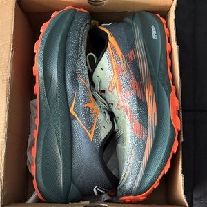 Asics Men's Trail Running Shoes - Dark Green and Orange